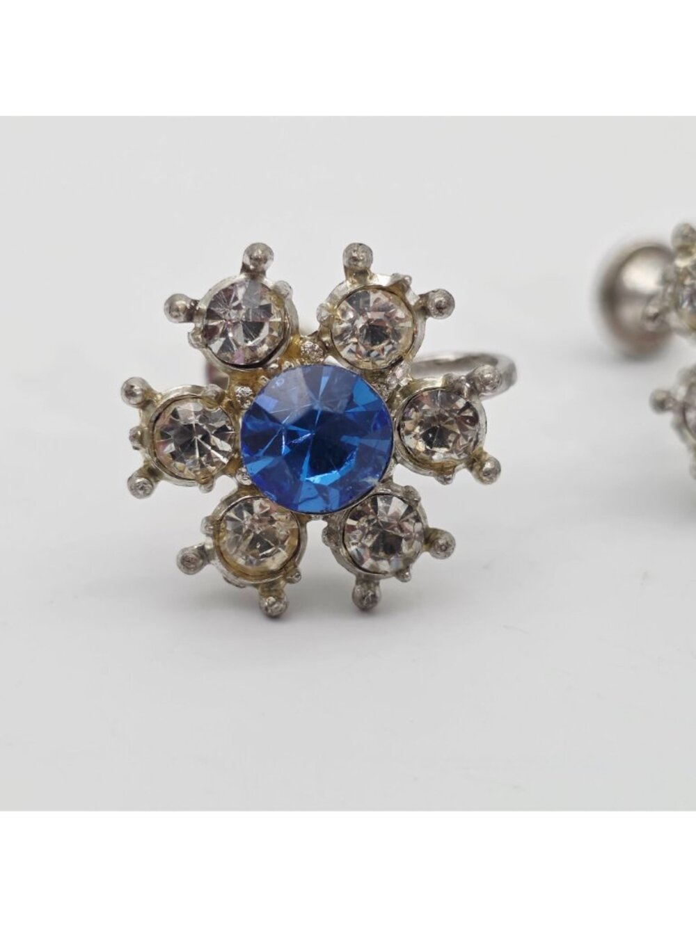 Vintage NEMO Screw Back Earrings With Blue & Clear Rhinestones - Picture 2 of 7